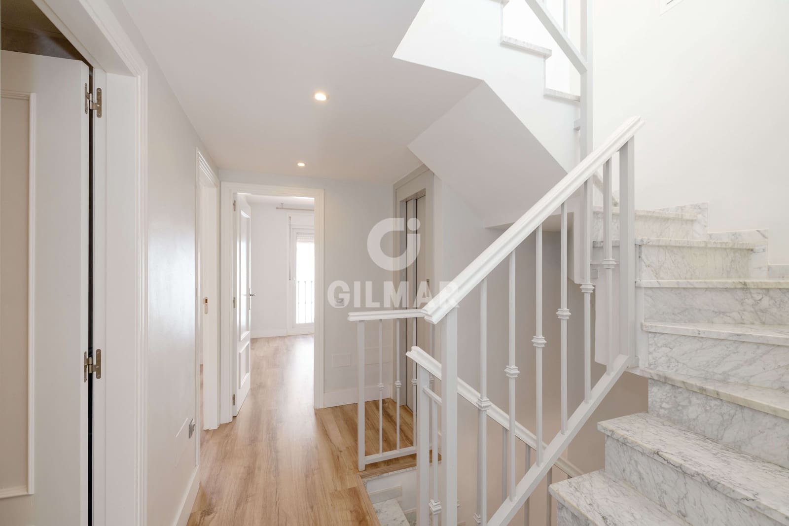 4 soverom Kjedet enebolig til salgs i Marbella med svømmebasseng garasje - € 795 000 (Ref: 9777125)