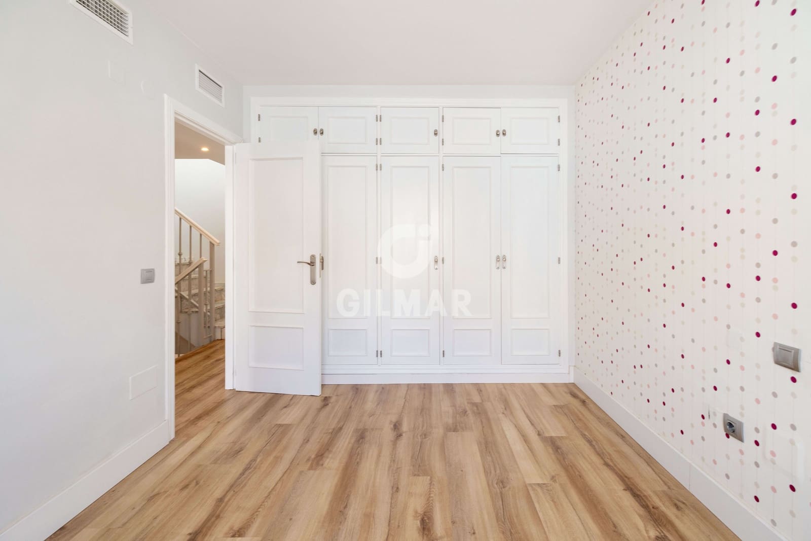 4 soverom Kjedet enebolig til salgs i Marbella med svømmebasseng garasje - € 795 000 (Ref: 9777125)