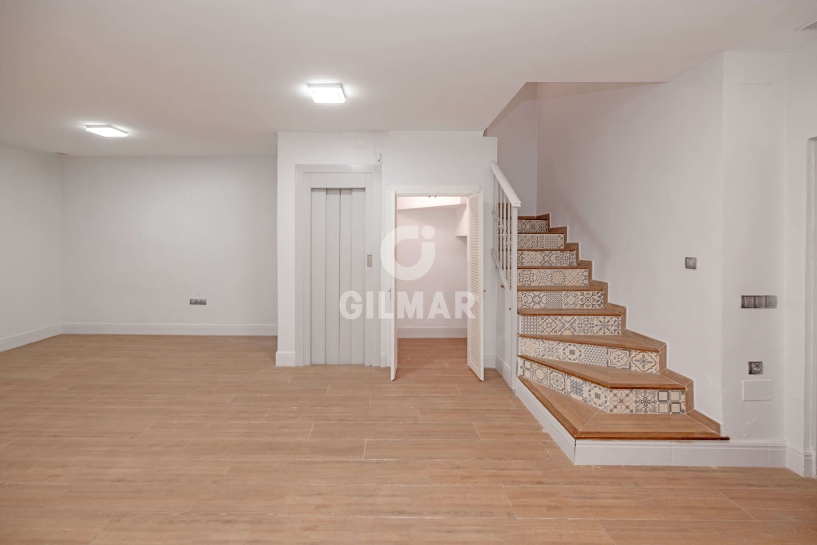 4 soverom Kjedet enebolig til salgs i Marbella med svømmebasseng garasje - € 795 000 (Ref: 9777125)