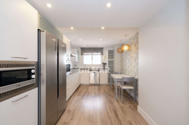 4 soverom Kjedet enebolig til salgs i Valdeolletas - Las Cancelas - Xarblanca, Marbella med svømmebasseng garasje - € 795 000 (Ref: 9777125)