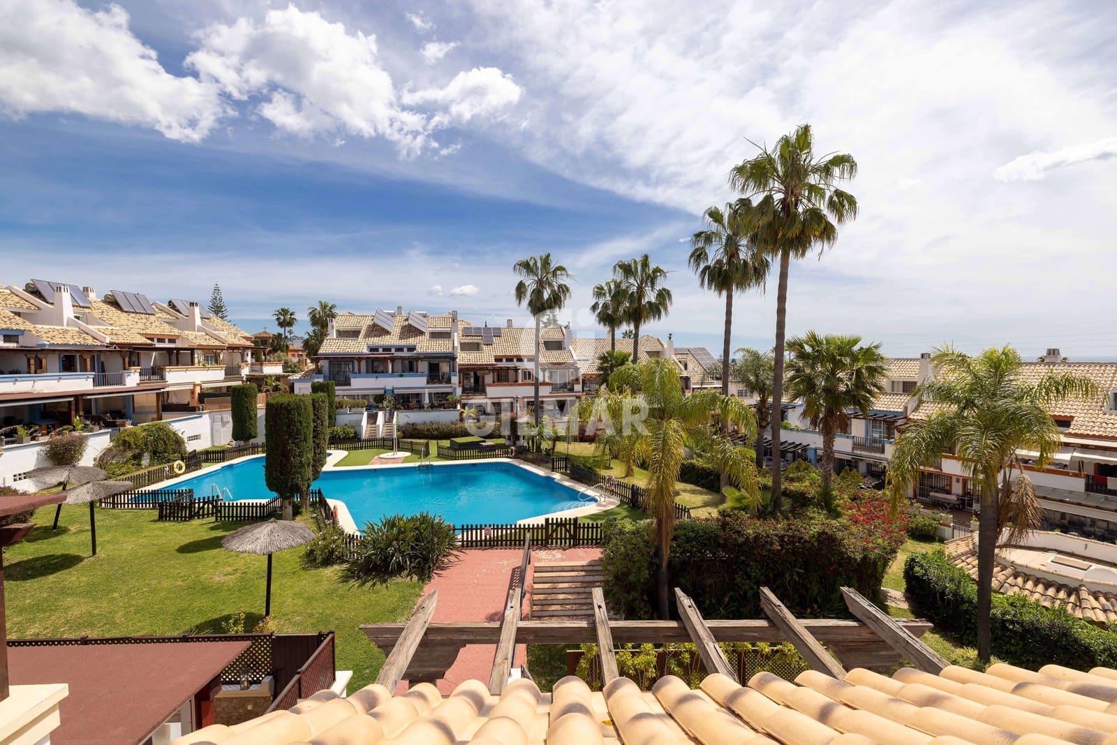 4 soverom Kjedet enebolig til salgs i Marbella med svømmebasseng garasje - € 795 000 (Ref: 9777125)