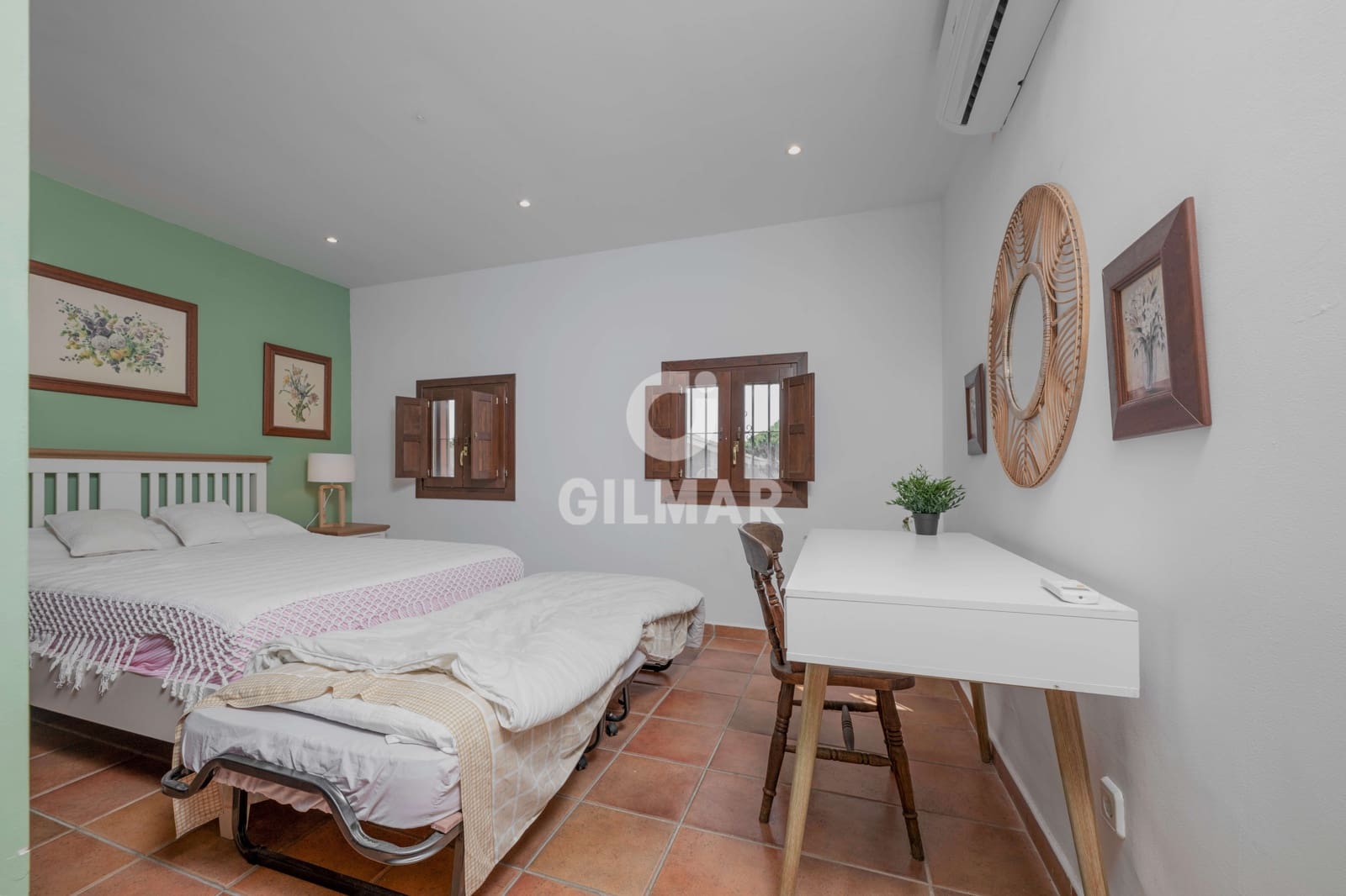 4 bedroom Villa for sale in Conil de la Frontera with pool - € 1,265,000 (Ref: 9777254)