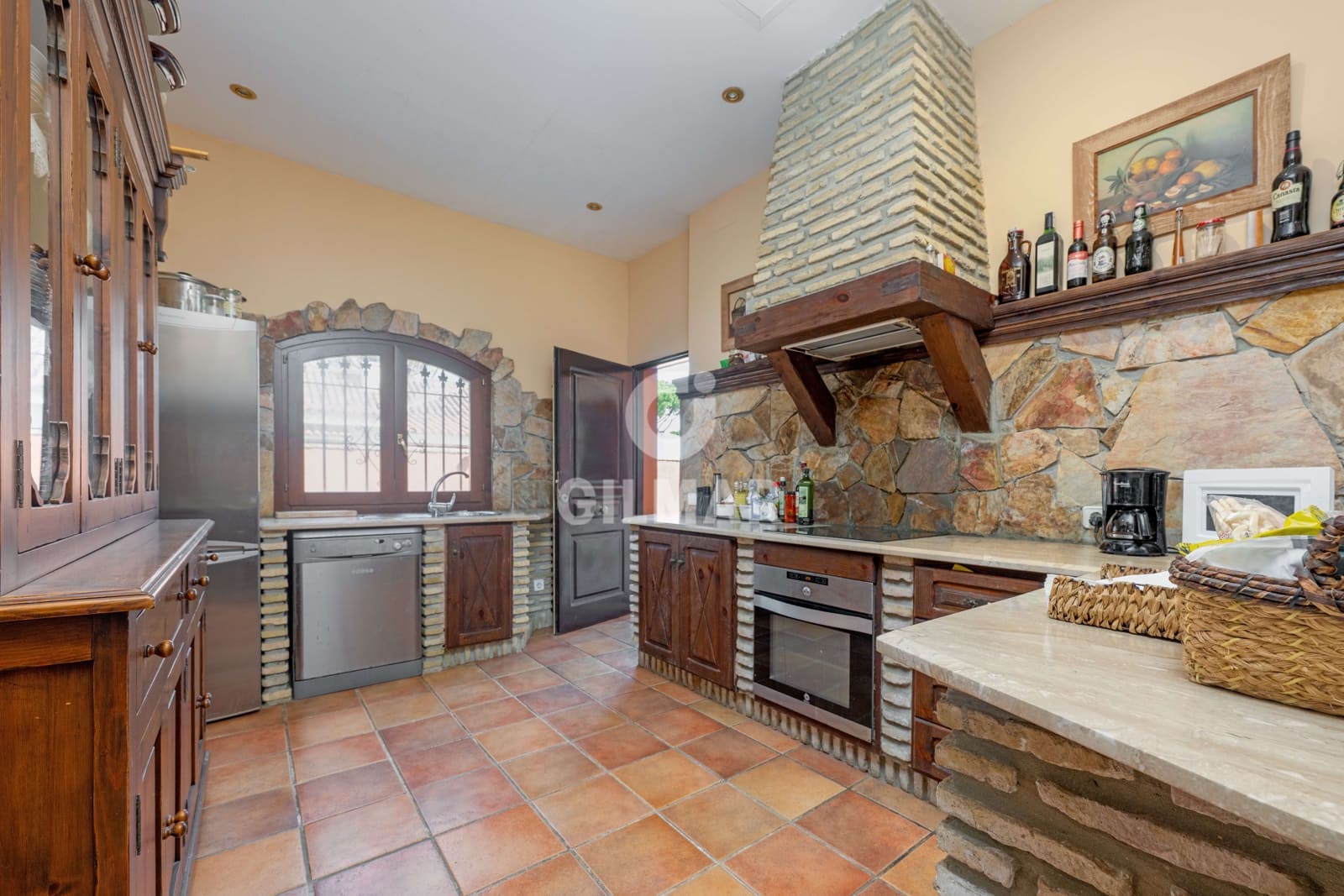 4 bedroom Villa for sale in Conil de la Frontera with pool - € 1,265,000 (Ref: 9777254)