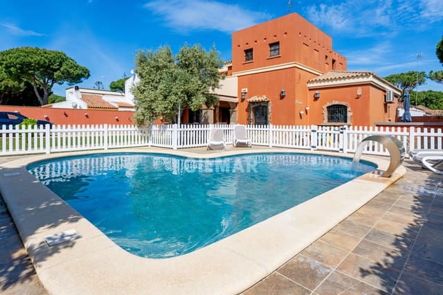4 bedroom Villa for sale in Conil de la Frontera with pool - € 1,265,000 (Ref: 9777254)