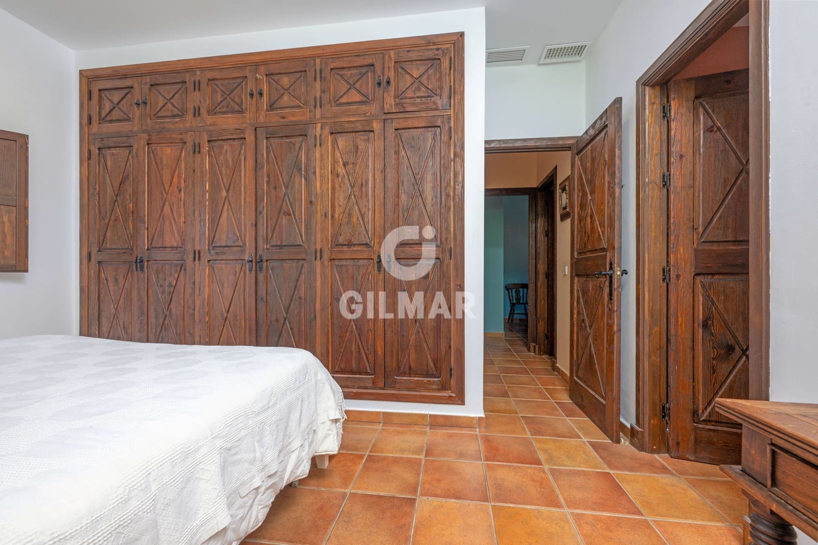 4 bedroom Villa for sale in Conil de la Frontera with pool - € 1,265,000 (Ref: 9777254)