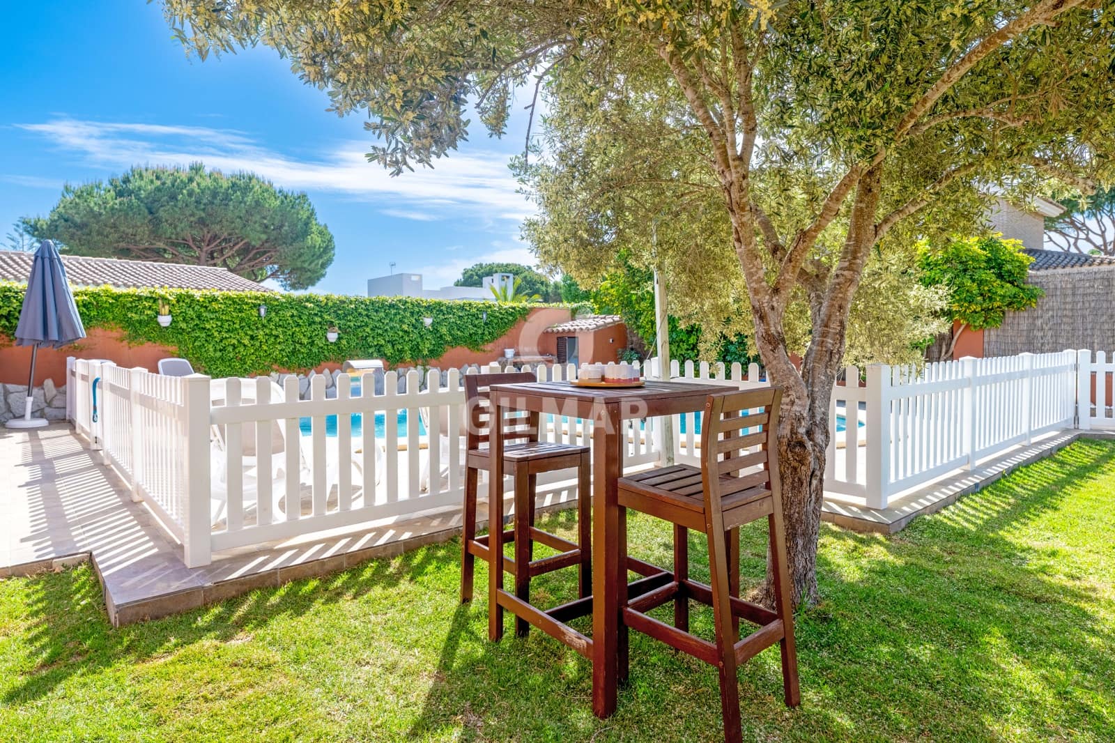 4 bedroom Villa for sale in Conil de la Frontera with pool - € 1,265,000 (Ref: 9777254)