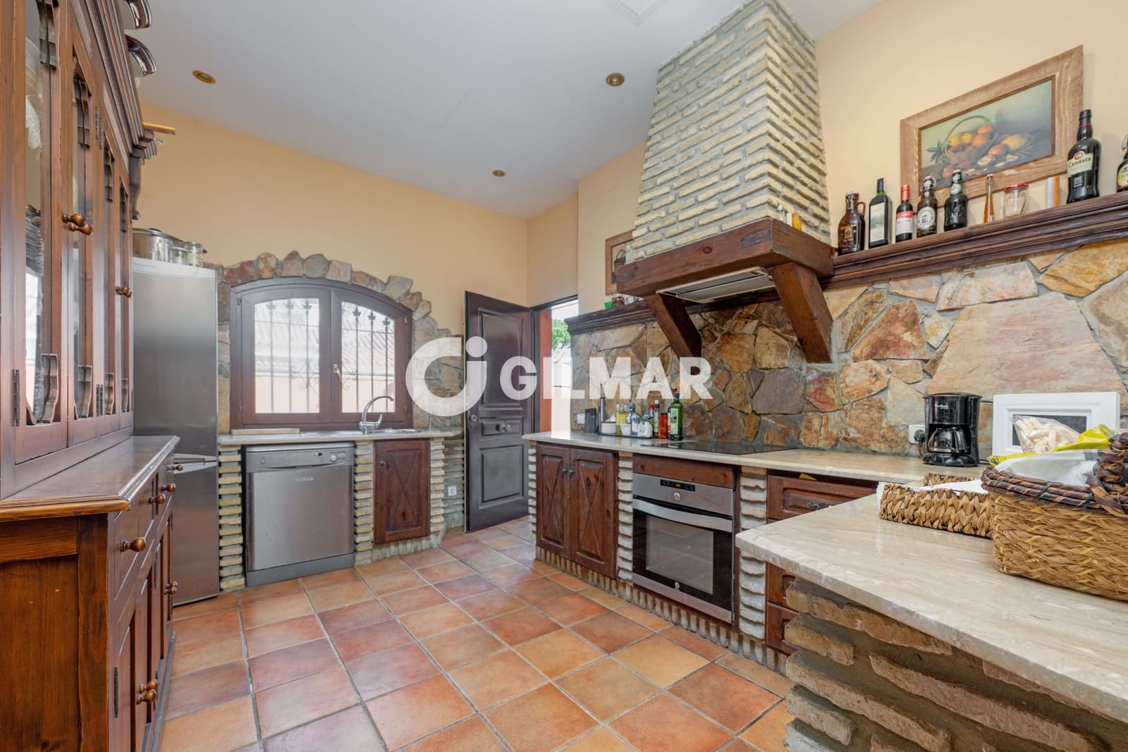 4 bedroom Villa for sale in Conil de la Frontera with pool - € 1,265,000 (Ref: 9777254)