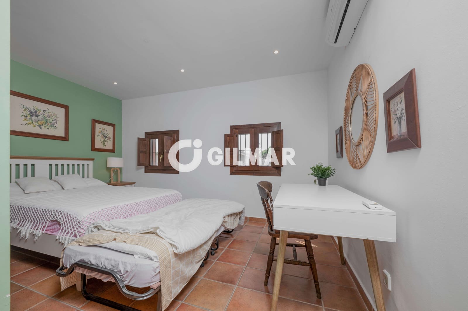 4 bedroom Villa for sale in Conil de la Frontera with pool - € 1,265,000 (Ref: 9777254)