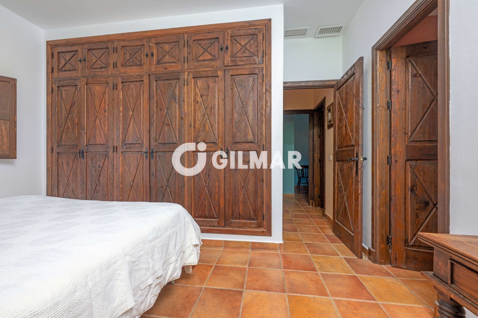 4 bedroom Villa for sale in Conil de la Frontera with pool - € 1,265,000 (Ref: 9777254)