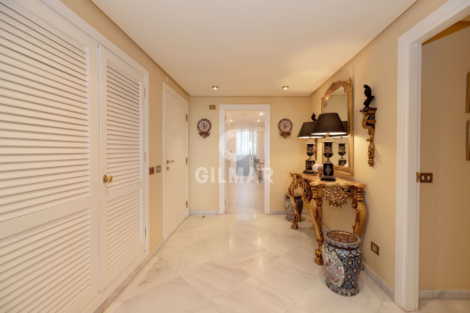 3 sypialnia Mieszkanie na sprzedaż w Puerto Banus z basenem garażem - 4 150 000 € (Ref: 9777256)