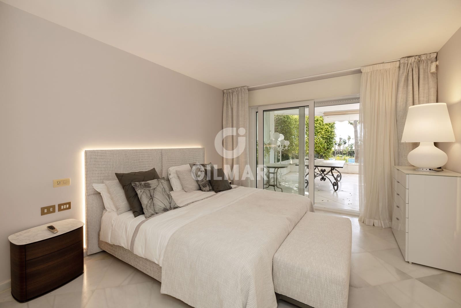 3 sypialnia Mieszkanie na sprzedaż w Puerto Banus z basenem garażem - 4 150 000 € (Ref: 9777256)