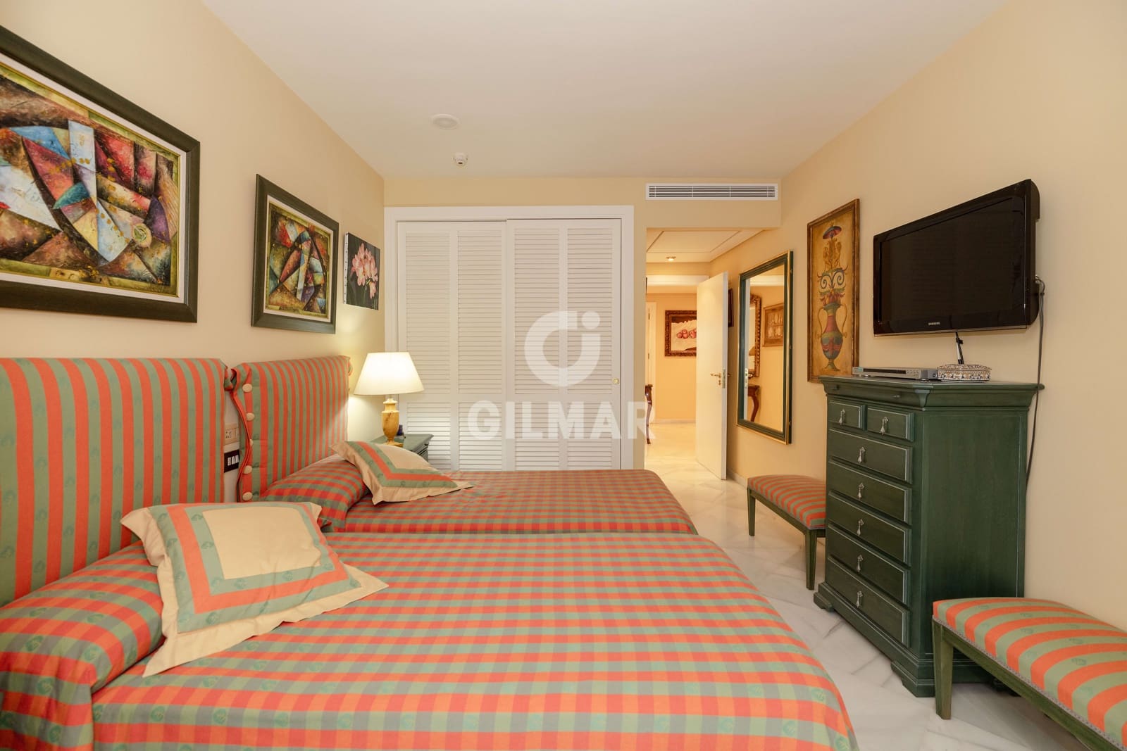 3 sypialnia Mieszkanie na sprzedaż w Puerto Banus z basenem garażem - 4 150 000 € (Ref: 9777256)