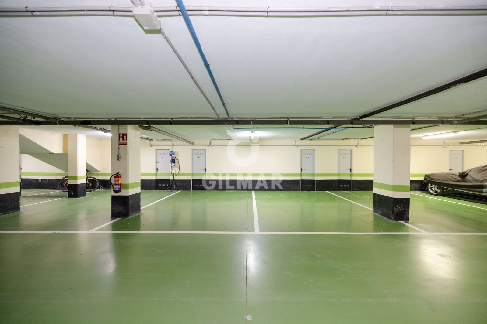 3 sypialnia Mieszkanie na sprzedaż w Puerto Banus z basenem garażem - 4 150 000 € (Ref: 9777256)