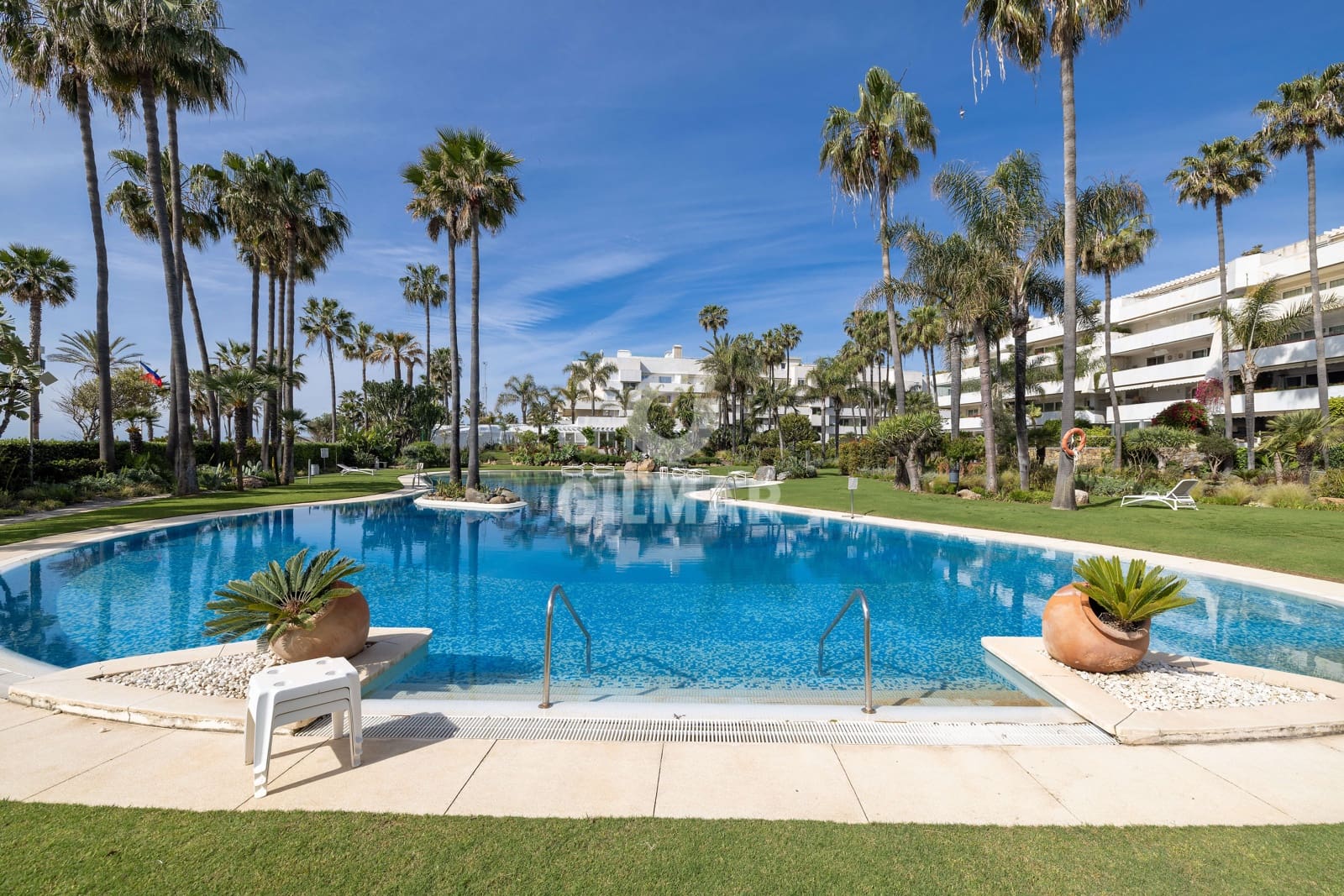 3 sypialnia Mieszkanie na sprzedaż w Puerto Banus z basenem garażem - 4 150 000 € (Ref: 9777256)