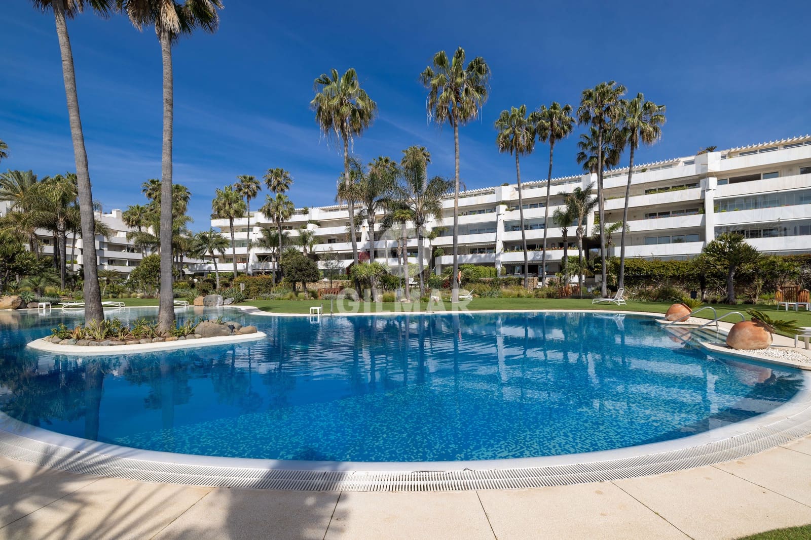 3 sypialnia Mieszkanie na sprzedaż w Puerto Banus z basenem garażem - 4 150 000 € (Ref: 9777256)