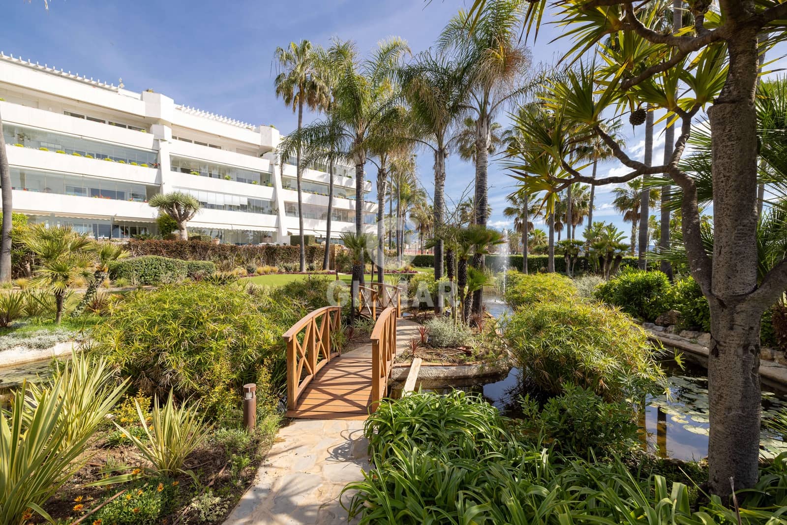 3 sypialnia Mieszkanie na sprzedaż w Puerto Banus z basenem garażem - 4 150 000 € (Ref: 9777256)