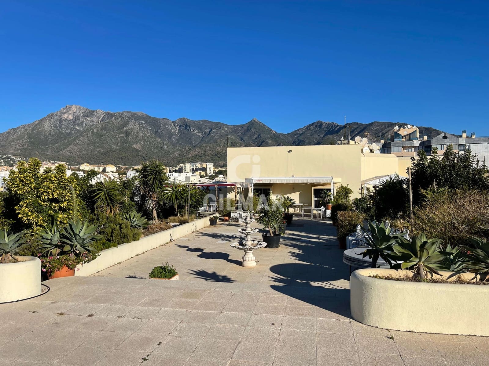 4 sypialnia Mieszkanie na sprzedaż w Marbella z basenem garażem - 745 000 € (Ref: 9778900)