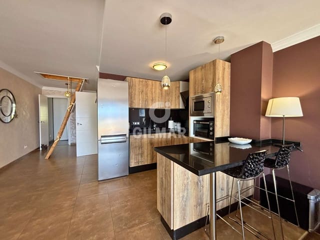 2 makuuhuone Kattohuoneisto myytävänä paikassa Torviscas, Adeje - 345 000 € (Ref: 9779088)