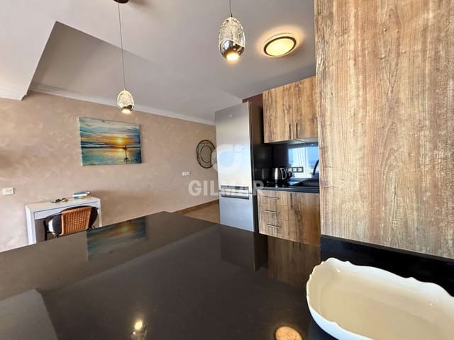 2 makuuhuone Kattohuoneisto myytävänä paikassa Torviscas, Adeje - 345 000 € (Ref: 9779088)