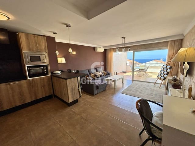 2 makuuhuone Kattohuoneisto myytävänä paikassa Torviscas, Adeje - 345 000 € (Ref: 9779088)