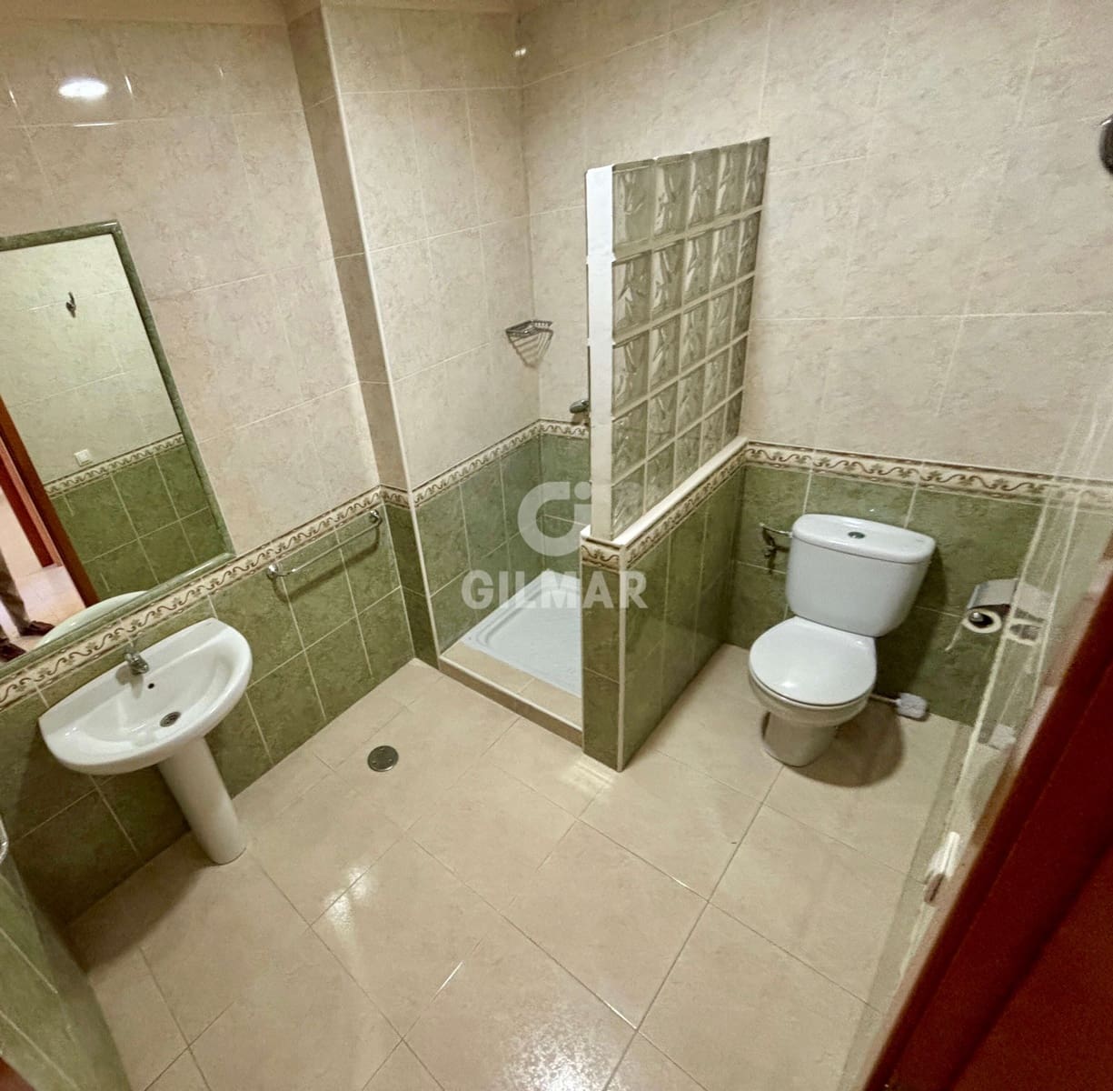 Comercial para venda em Adeje - 400 000 € (Ref: 9779168)