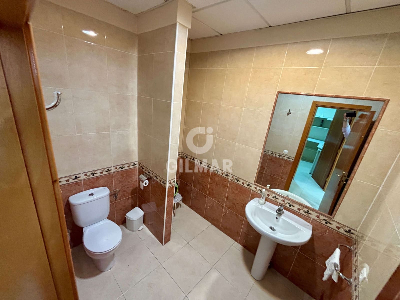 Comercial para venda em Adeje - 400 000 € (Ref: 9779168)