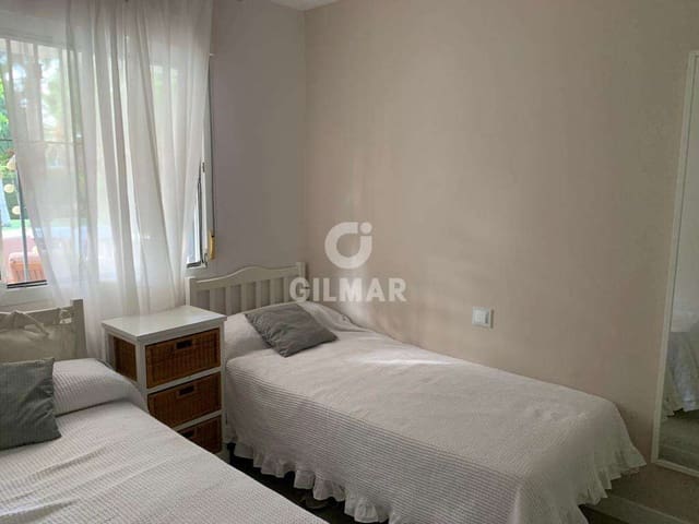 2 slaapkamer Flat te koop in Zahara de los Atunes, Barbate met zwembad - € 439.000 (Ref: 9779169)