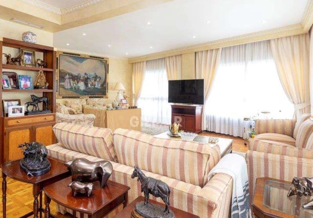 4 makuuhuone Asunto myytävänä paikassa Jerez de la Frontera mukana 
autotalli - 675 000 € (Ref: 9779170)