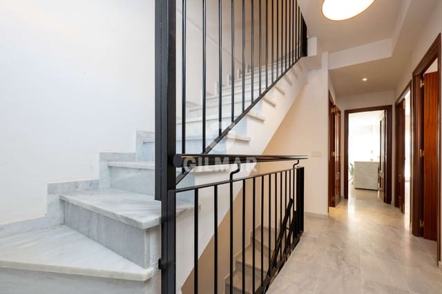 4 sovrum Radhus till salu i El Puerto de Santa María - 450 000 € (Ref: 9779171)