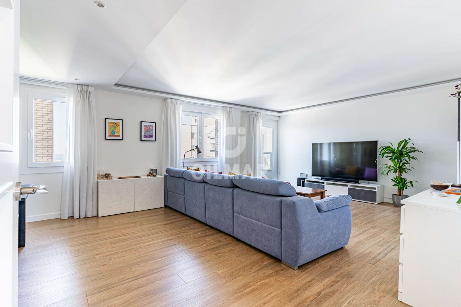 5 bedroom Flat for sale in Madrid city with pool garage - € 1,330,000 (Ref: 9782170)