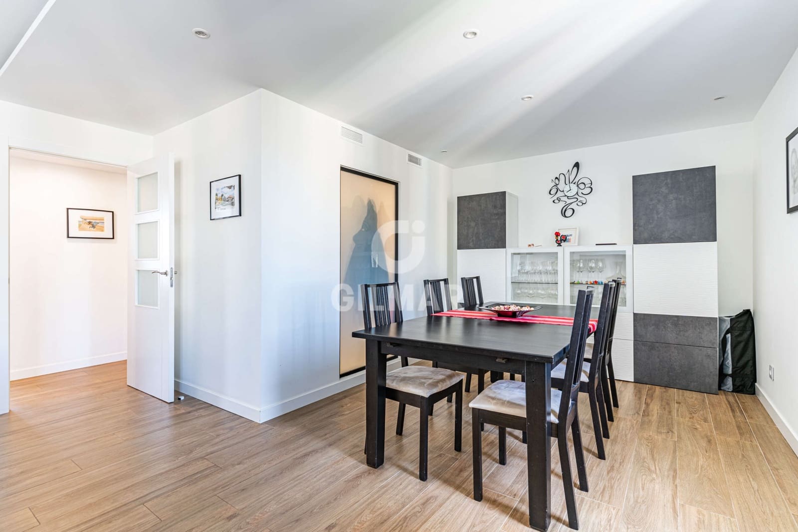 5 bedroom Flat for sale in Madrid city with pool garage - € 1,330,000 (Ref: 9782170)