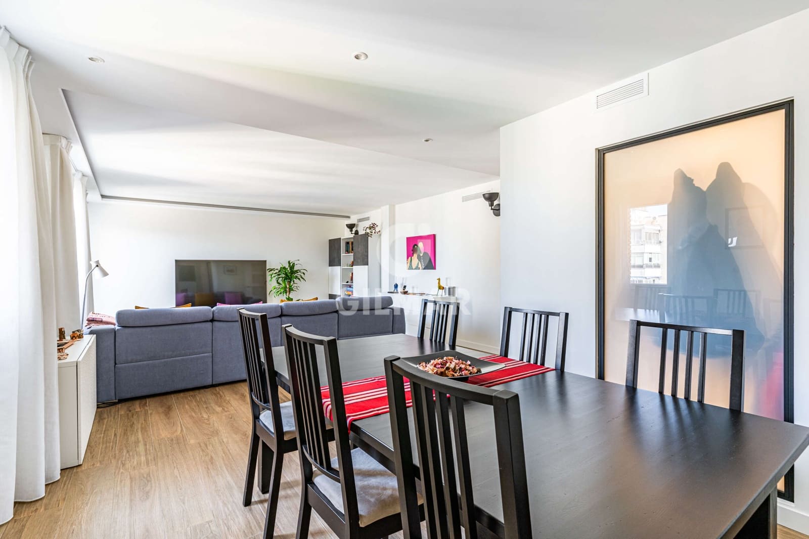 5 bedroom Flat for sale in Madrid city with pool garage - € 1,330,000 (Ref: 9782170)