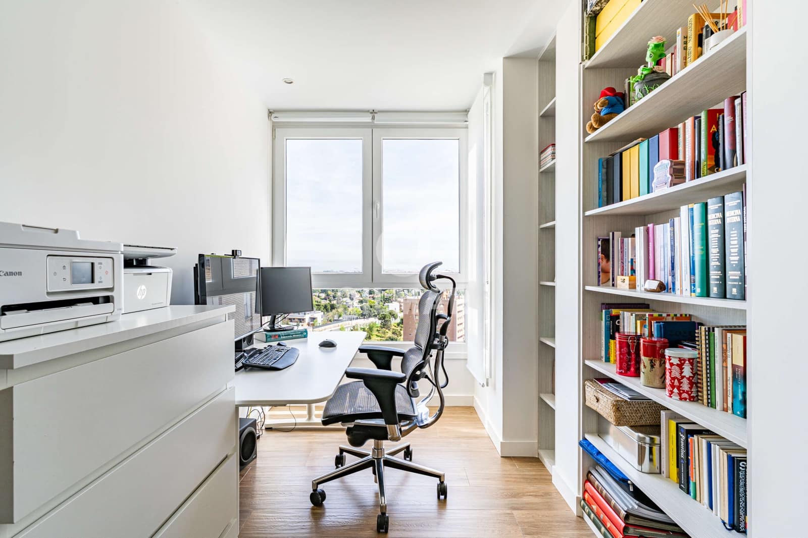 5 bedroom Flat for sale in Madrid city with pool garage - € 1,330,000 (Ref: 9782170)