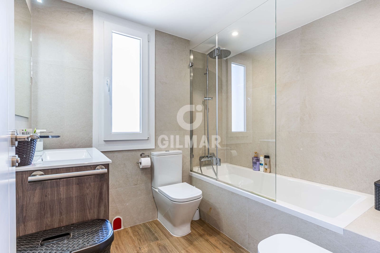 5 bedroom Flat for sale in Madrid city with pool garage - € 1,330,000 (Ref: 9782170)