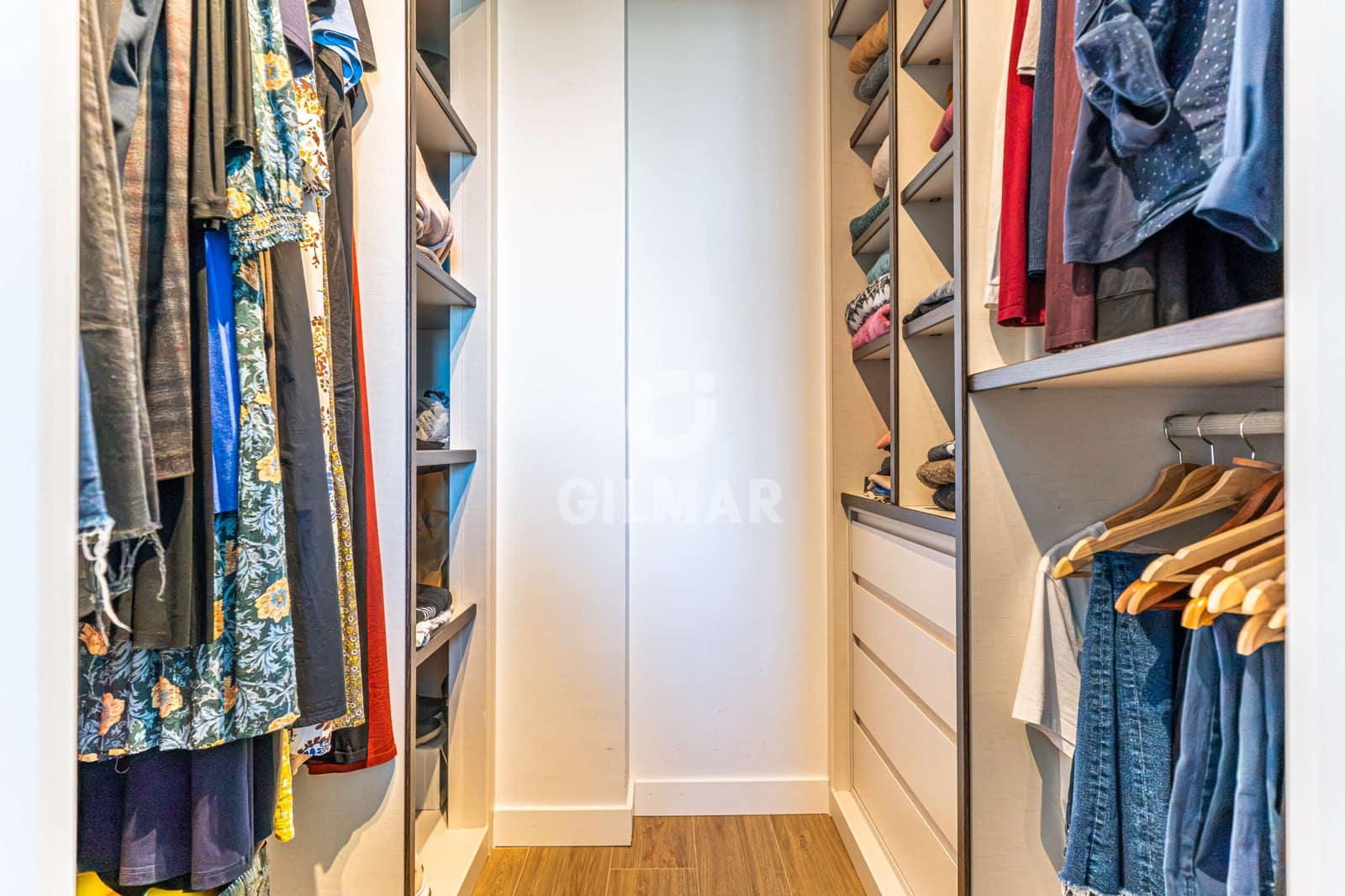 5 bedroom Flat for sale in Madrid city with pool garage - € 1,330,000 (Ref: 9782170)