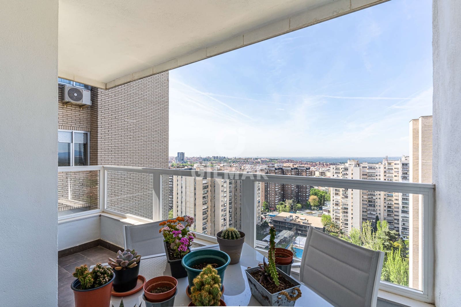 5 bedroom Flat for sale in Madrid city with pool garage - € 1,330,000 (Ref: 9782170)