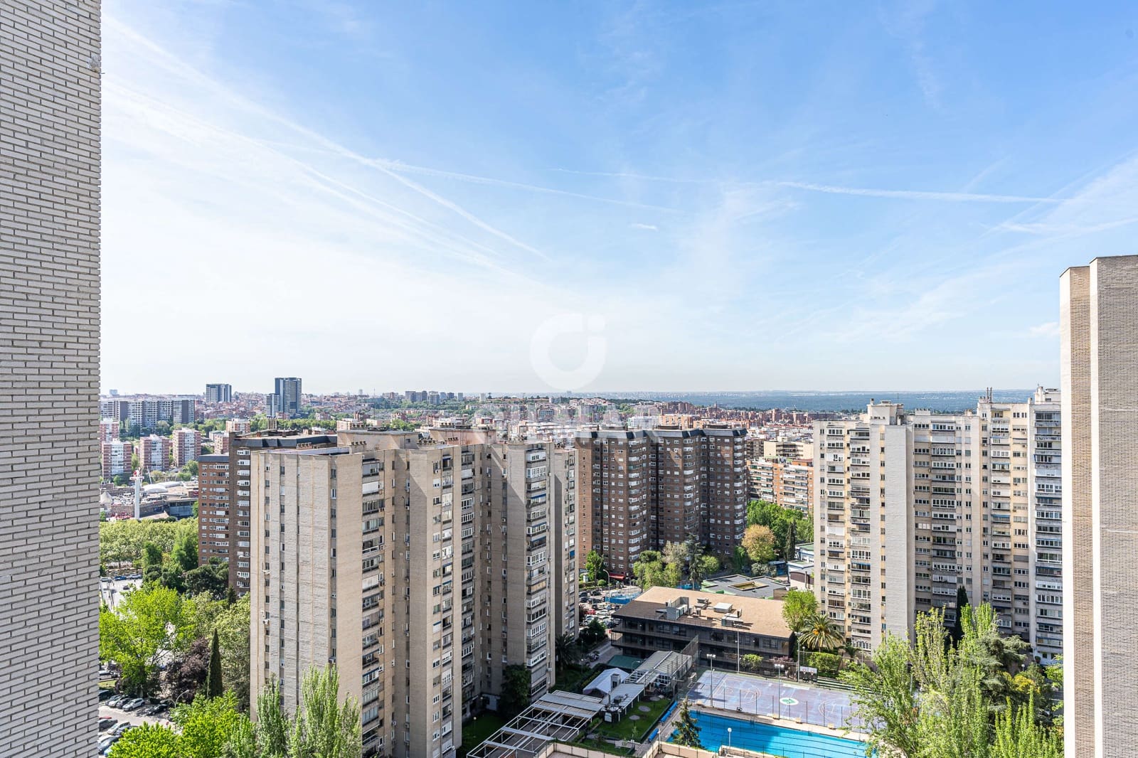5 bedroom Flat for sale in Madrid city with pool garage - € 1,330,000 (Ref: 9782170)
