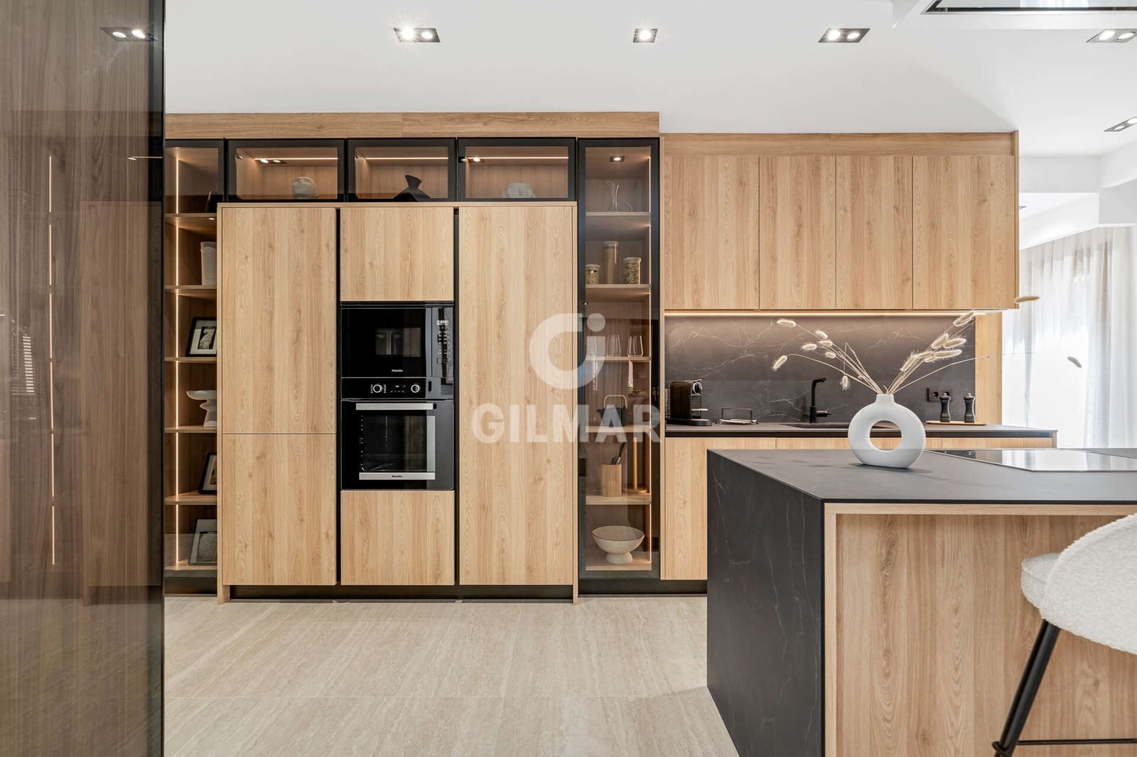 3 slaapkamer Flat te koop in Estepona met zwembad garage - € 1.525.000 (Ref: 9784526)