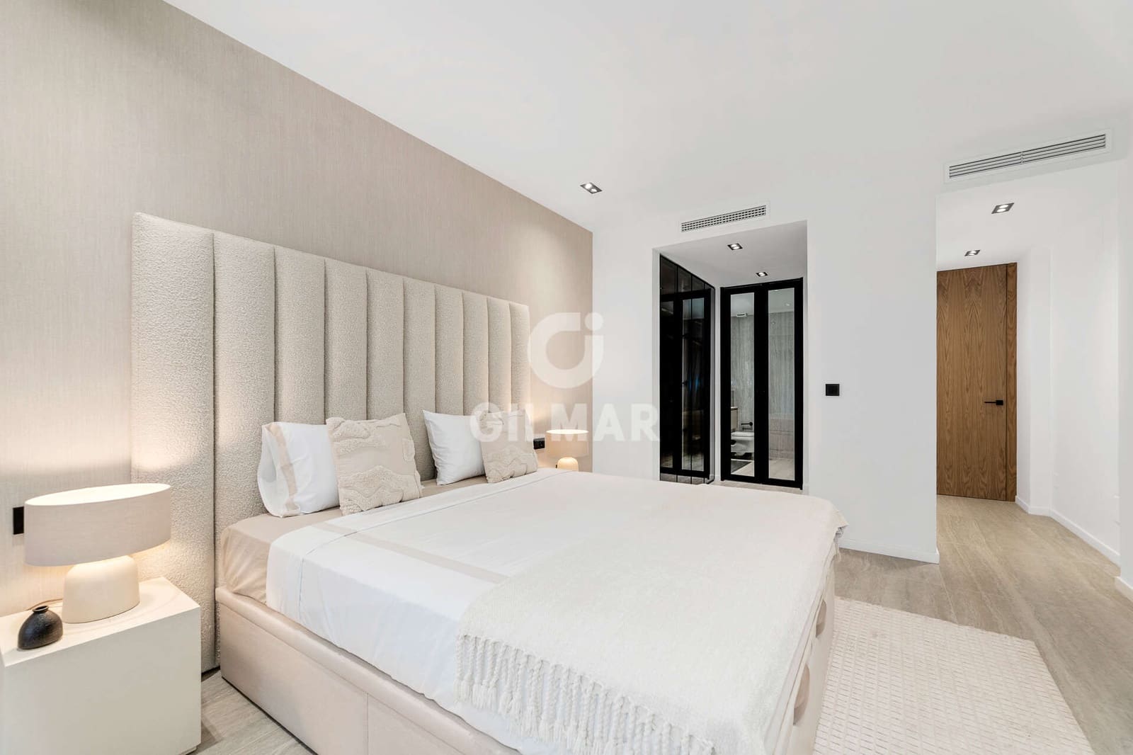 3 slaapkamer Flat te koop in Estepona met zwembad garage - € 1.525.000 (Ref: 9784526)