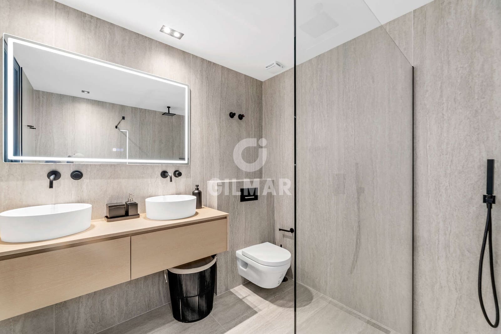 3 slaapkamer Flat te koop in Estepona met zwembad garage - € 1.525.000 (Ref: 9784526)