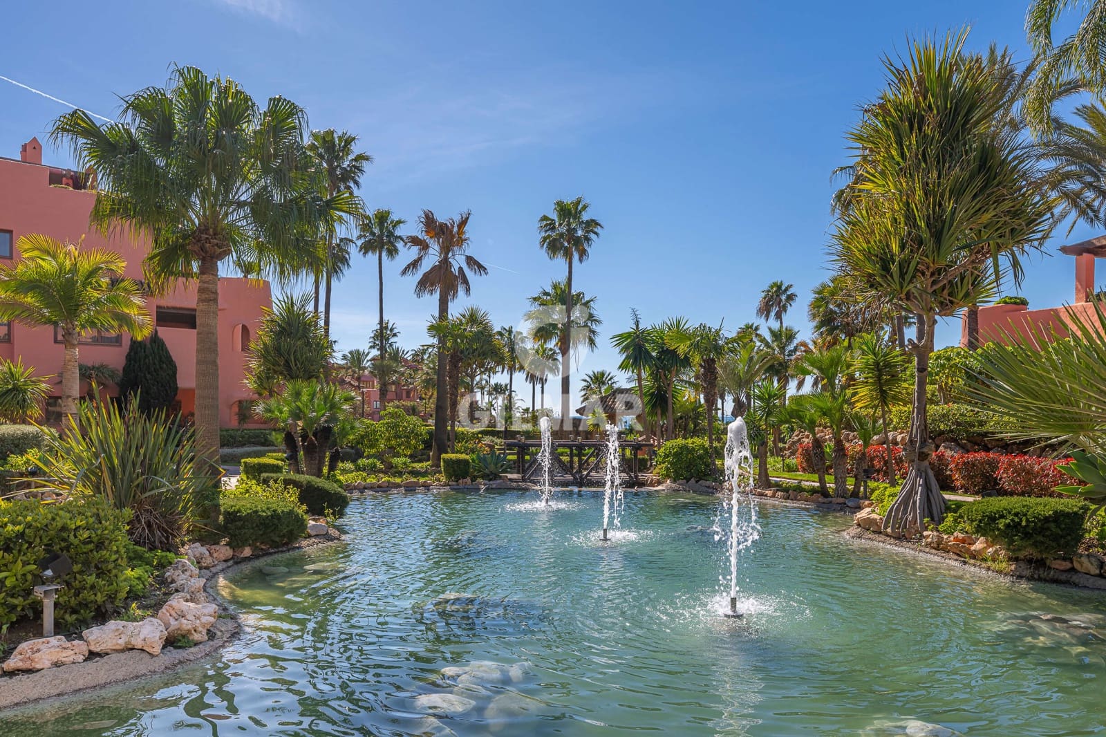 3 slaapkamer Flat te koop in Estepona met zwembad garage - € 1.525.000 (Ref: 9784526)