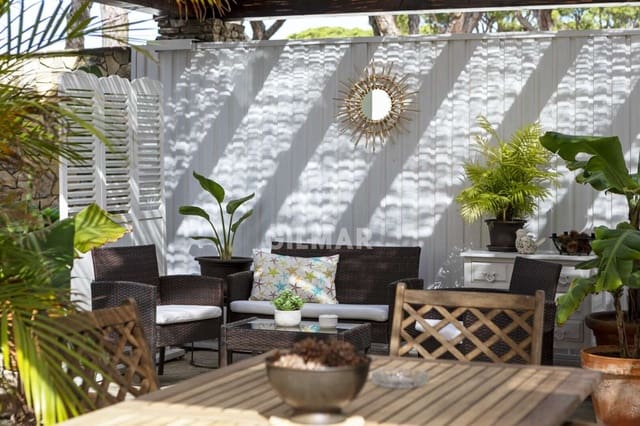 Hotel para venda em La Barrosa, Chiclana de la Frontera - 2 500 000 € (Ref: 9784527)