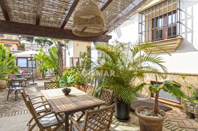 Hotel para venda em La Barrosa, Chiclana de la Frontera - 2 500 000 € (Ref: 9784527)