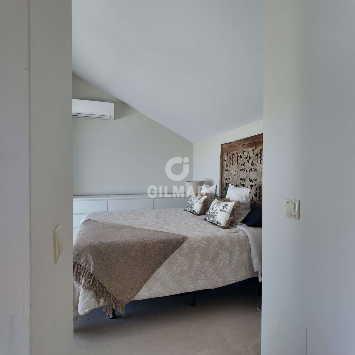 3 soverom Penthouse til salgs i Sotogrande med svømmebasseng garasje - € 720 000 (Ref: 9787904)