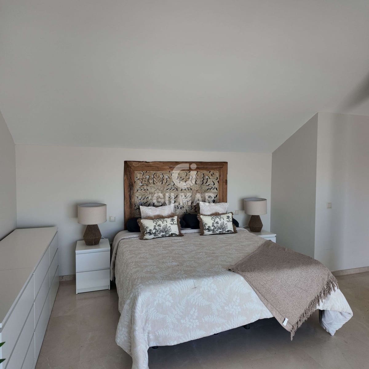 3 soverom Penthouse til salgs i Sotogrande med svømmebasseng garasje - € 720 000 (Ref: 9787904)