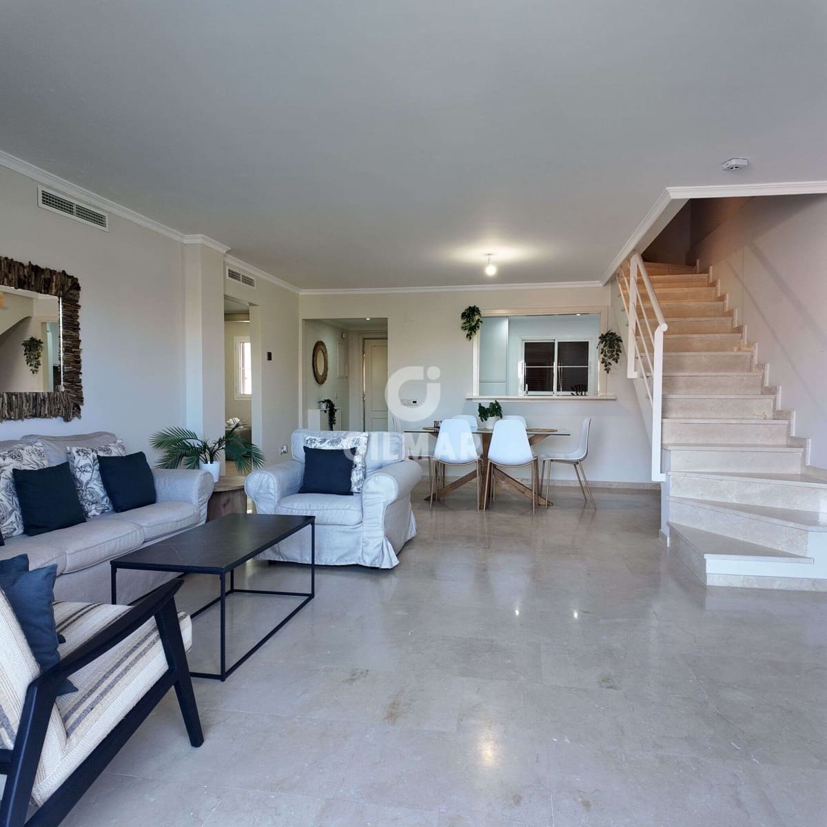 3 soverom Penthouse til salgs i Sotogrande med svømmebasseng garasje - € 720 000 (Ref: 9787904)