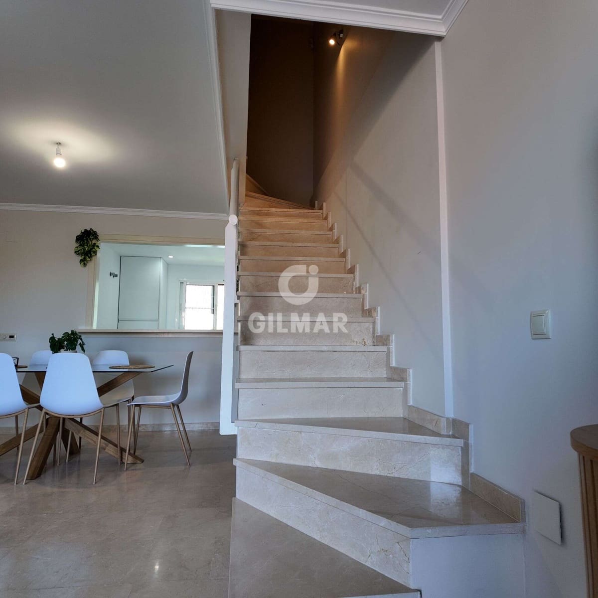 3 soverom Penthouse til salgs i Sotogrande med svømmebasseng garasje - € 720 000 (Ref: 9787904)