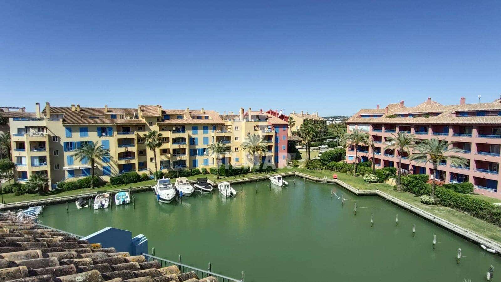 3 soverom Penthouse til salgs i Sotogrande med svømmebasseng garasje - € 720 000 (Ref: 9787904)