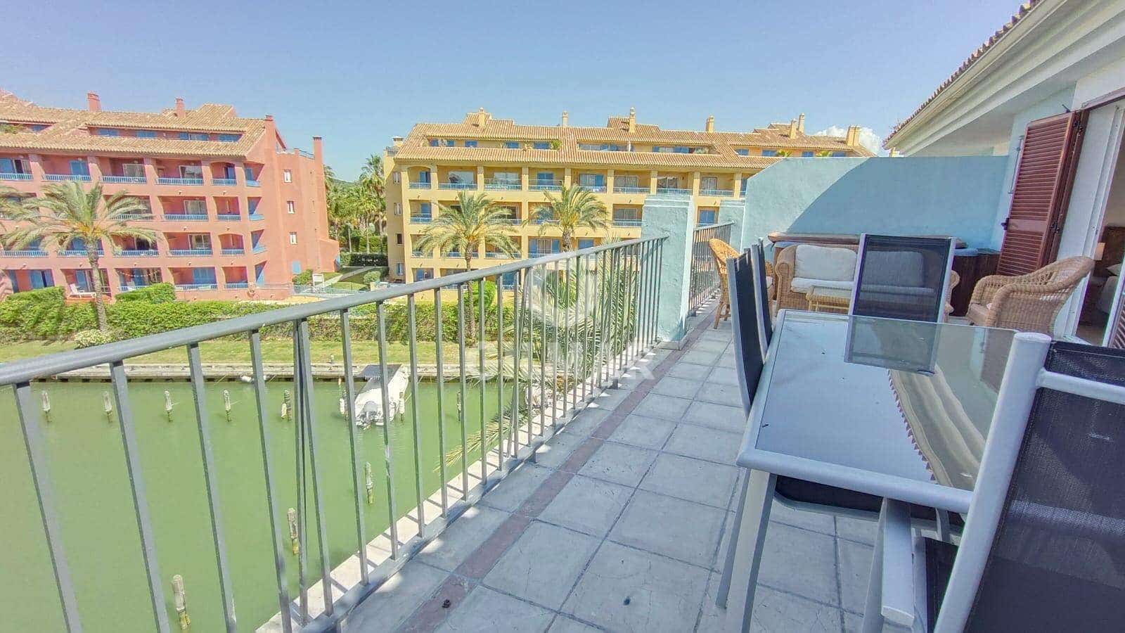 3 soverom Penthouse til salgs i Sotogrande med svømmebasseng garasje - € 720 000 (Ref: 9787904)