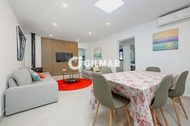 Chalet de 5 habitaciones en Barbate en venta con garaje - 549.000 € (Ref: 9787985)